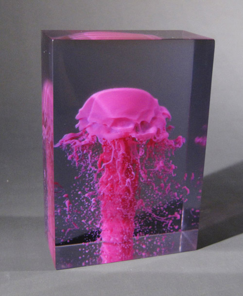 The 3D model made by 3D printer shows liquid-fuel atomization.